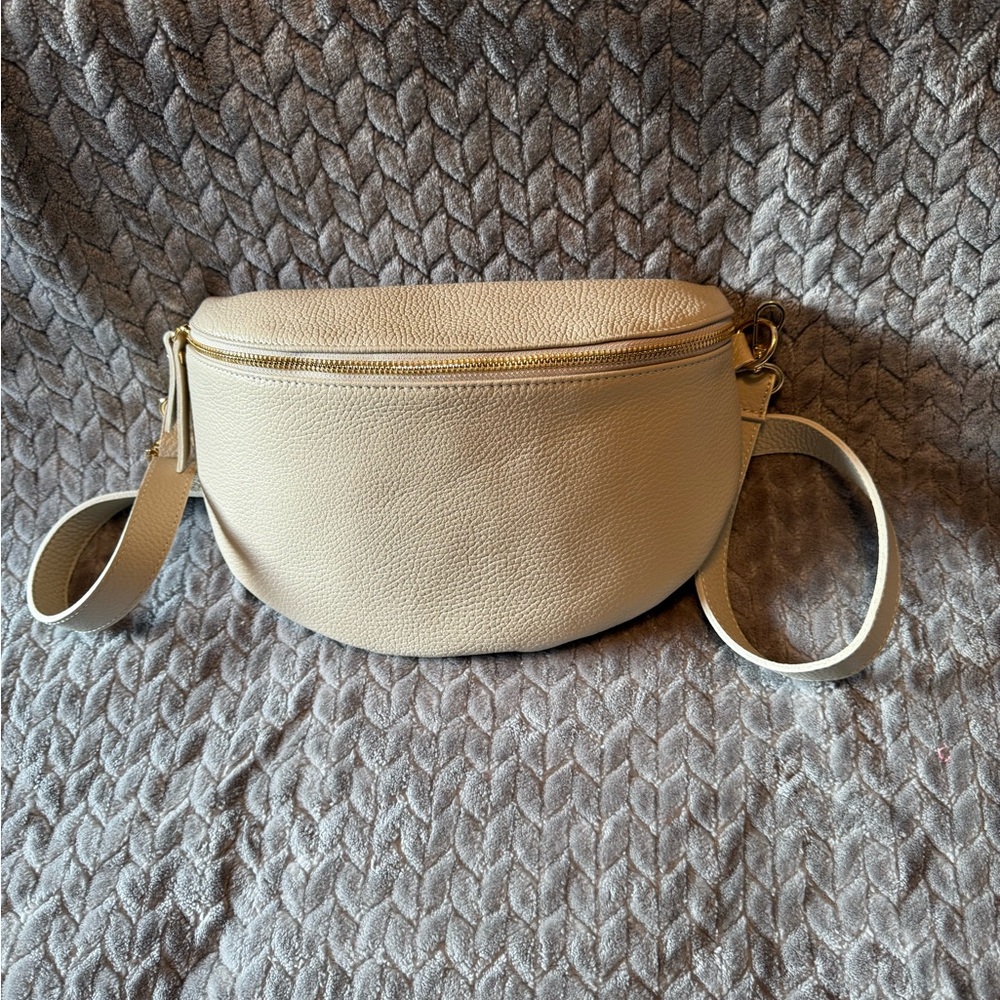 Elie Beaumont 
CROSSBODY/SLING BAG
NWOT - Picture 5 of 8